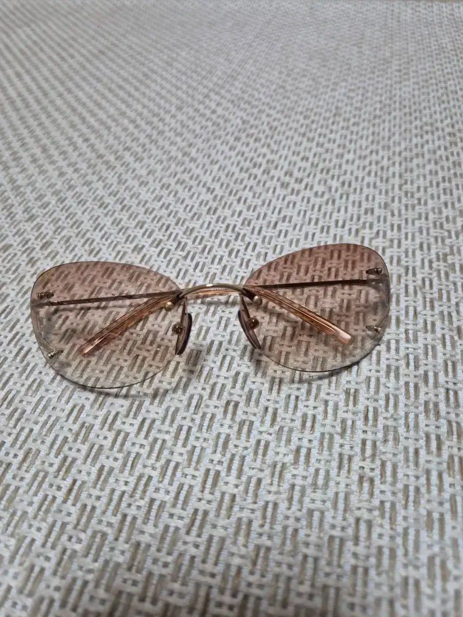 正規品 FENDI フェンディ FF フチなし サングラス ブラウン キュービックサングラス