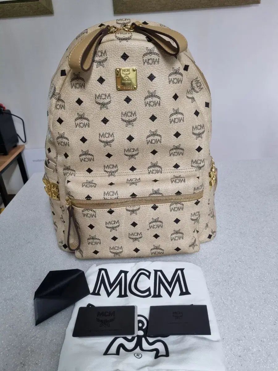MCM スタッズ ヴィセトス バックパック L