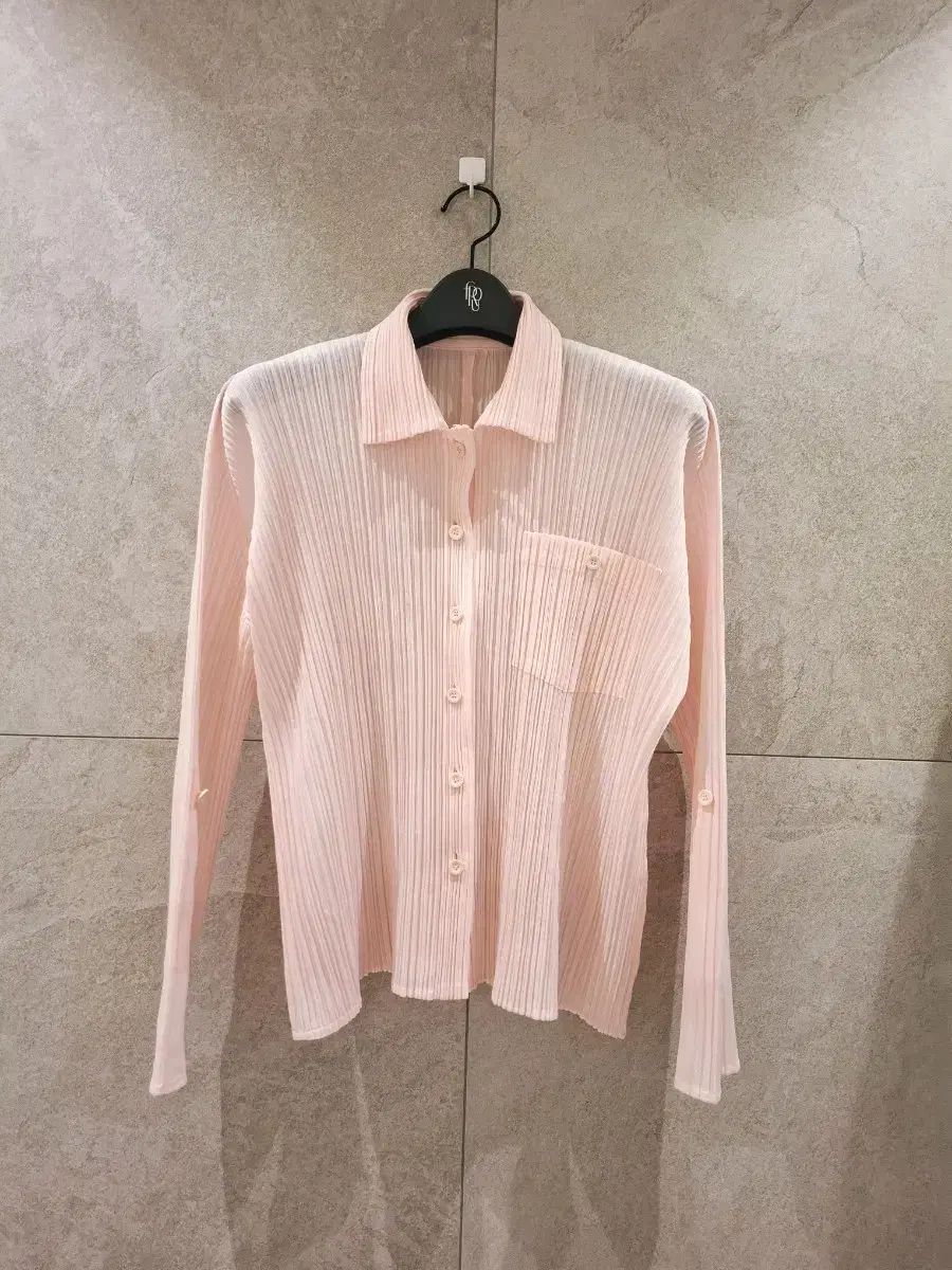  プリーツプリーズ ベビーピンク シャツ トップス3 イッセイミヤケ 長袖 シャツ ブラウス