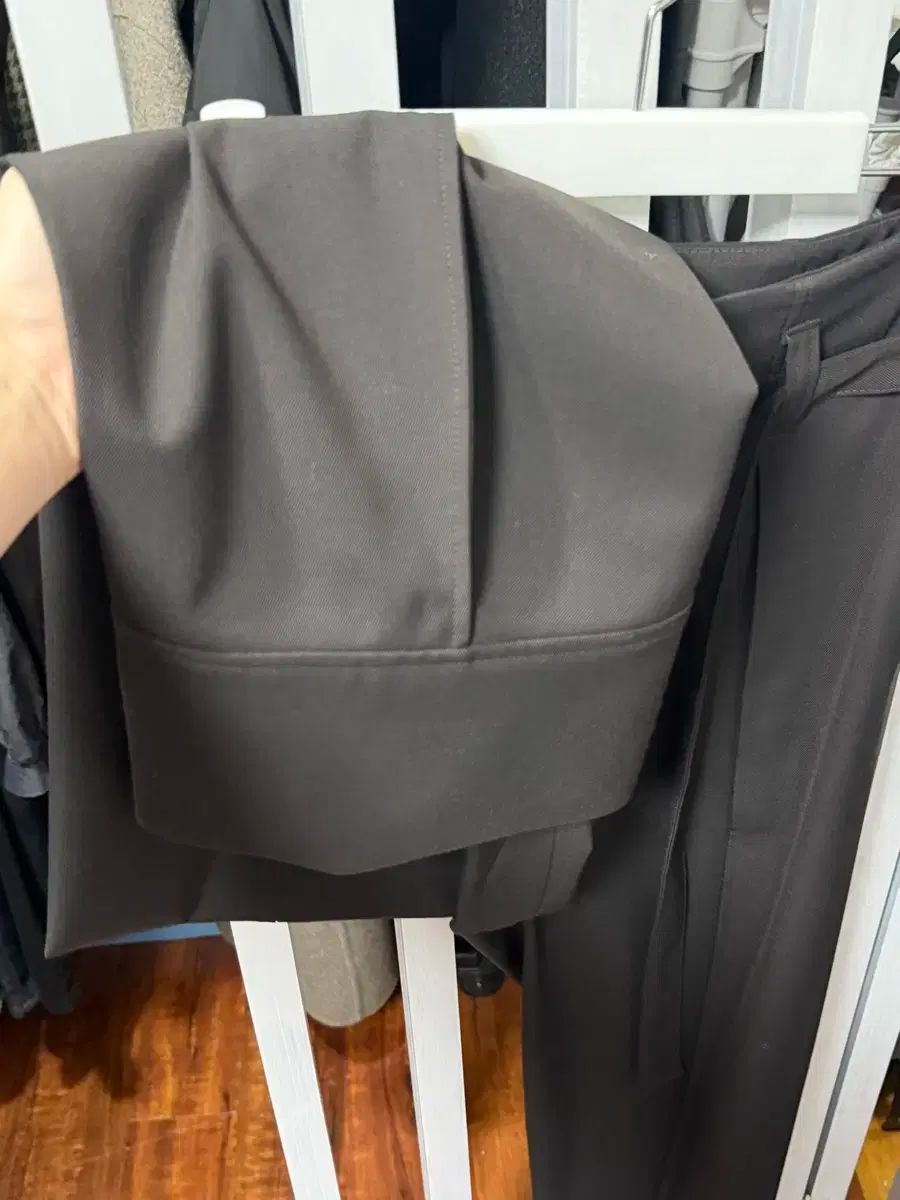 COS ウール スラックス ダークブラウン 34 DECORATOM_COM_BR