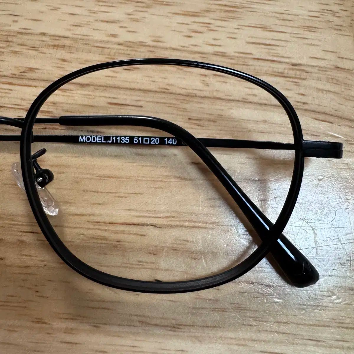 メガネフレーム 傷なし