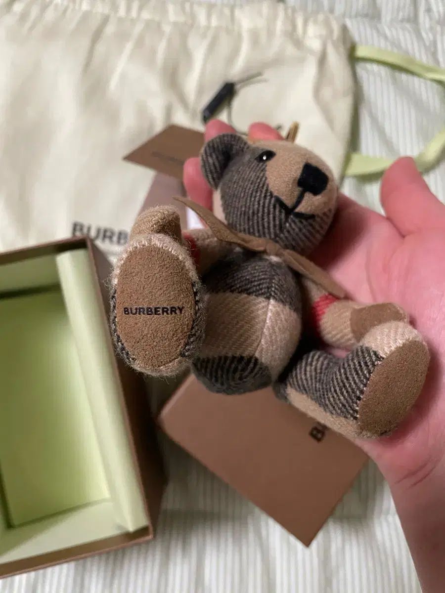 バーバリー トーマス クマ ドール キーホルダー