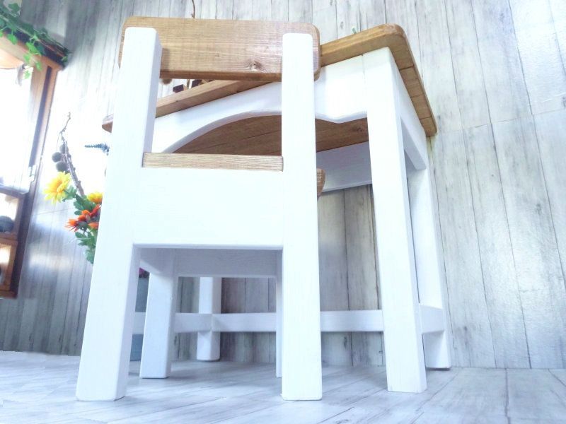 チーク色×ホワイト