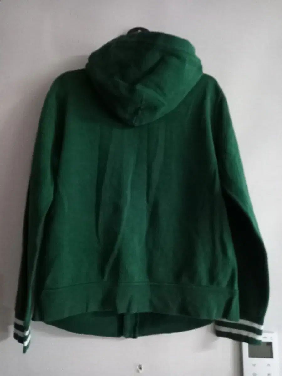 WHO ジップアップ