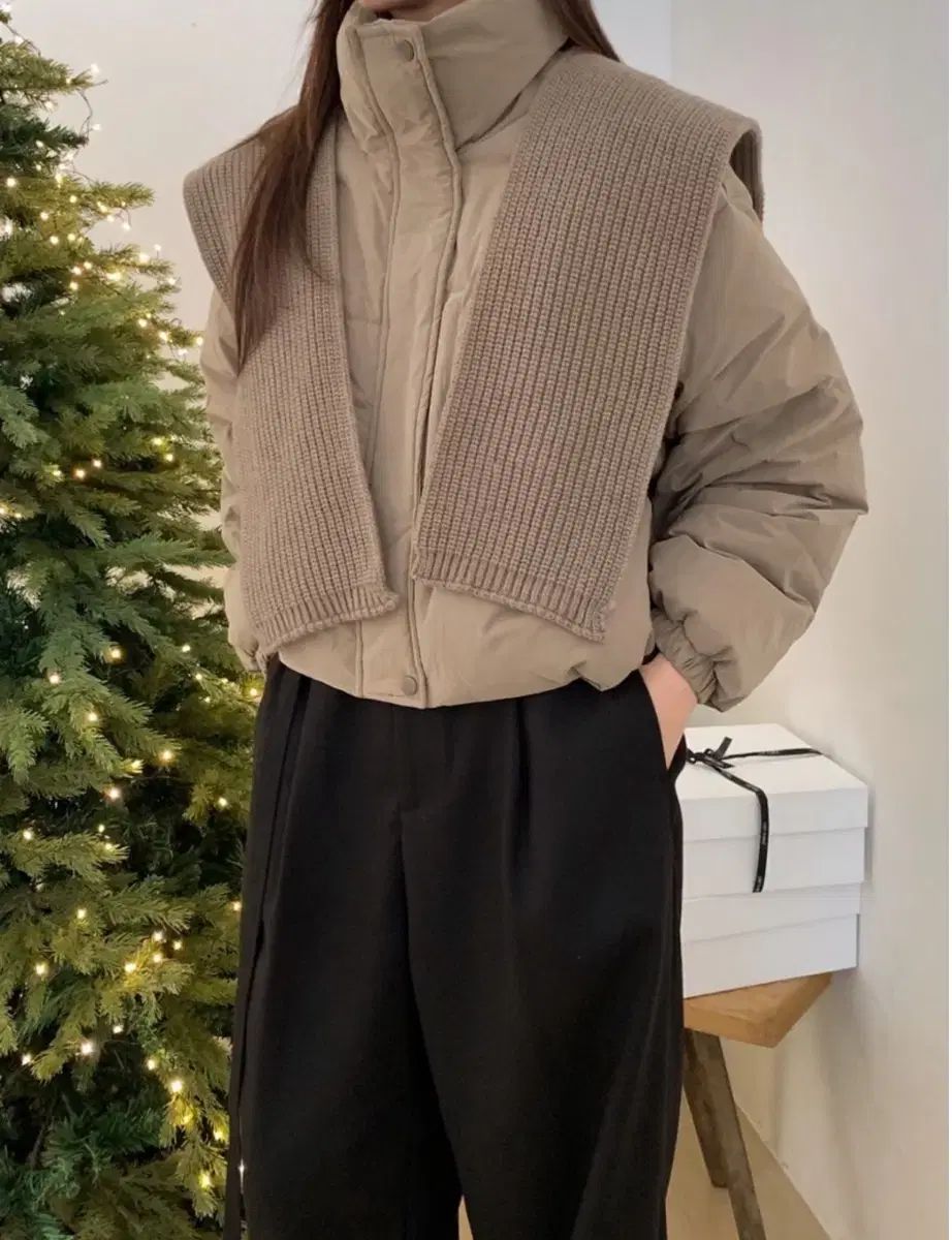 ベージュマフラー ダックダウン ショートダウン アウター