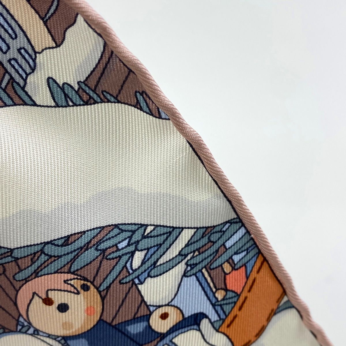 シルク ホワイト