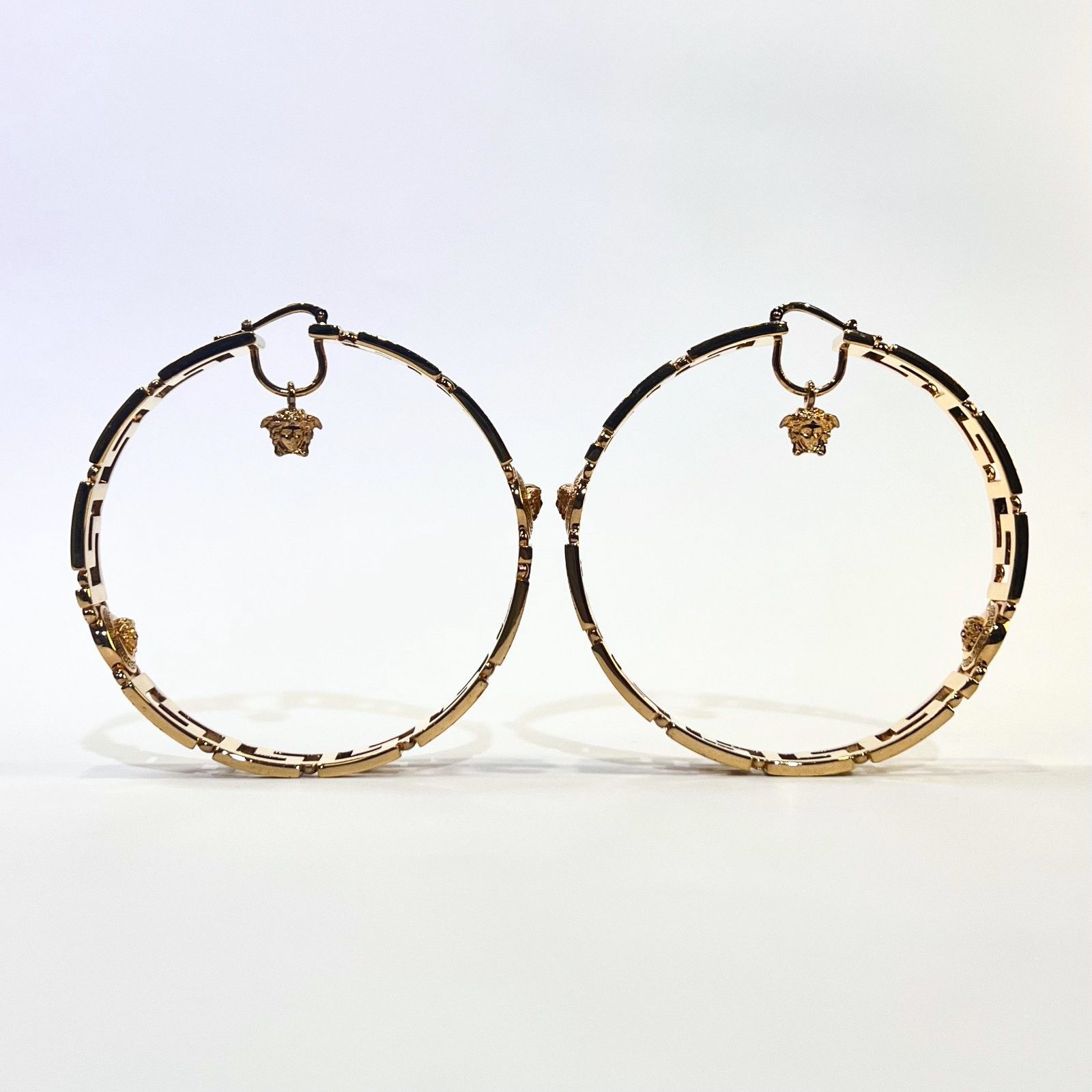 VERSACE ヴェルサーチ 925 メドゥーサ チャーム グレカ フープ ピアス ゴールド GP 65.5mm 箱 説明書 レディース アクセサリー 1006570-1A00620_3J000 aua36665071012