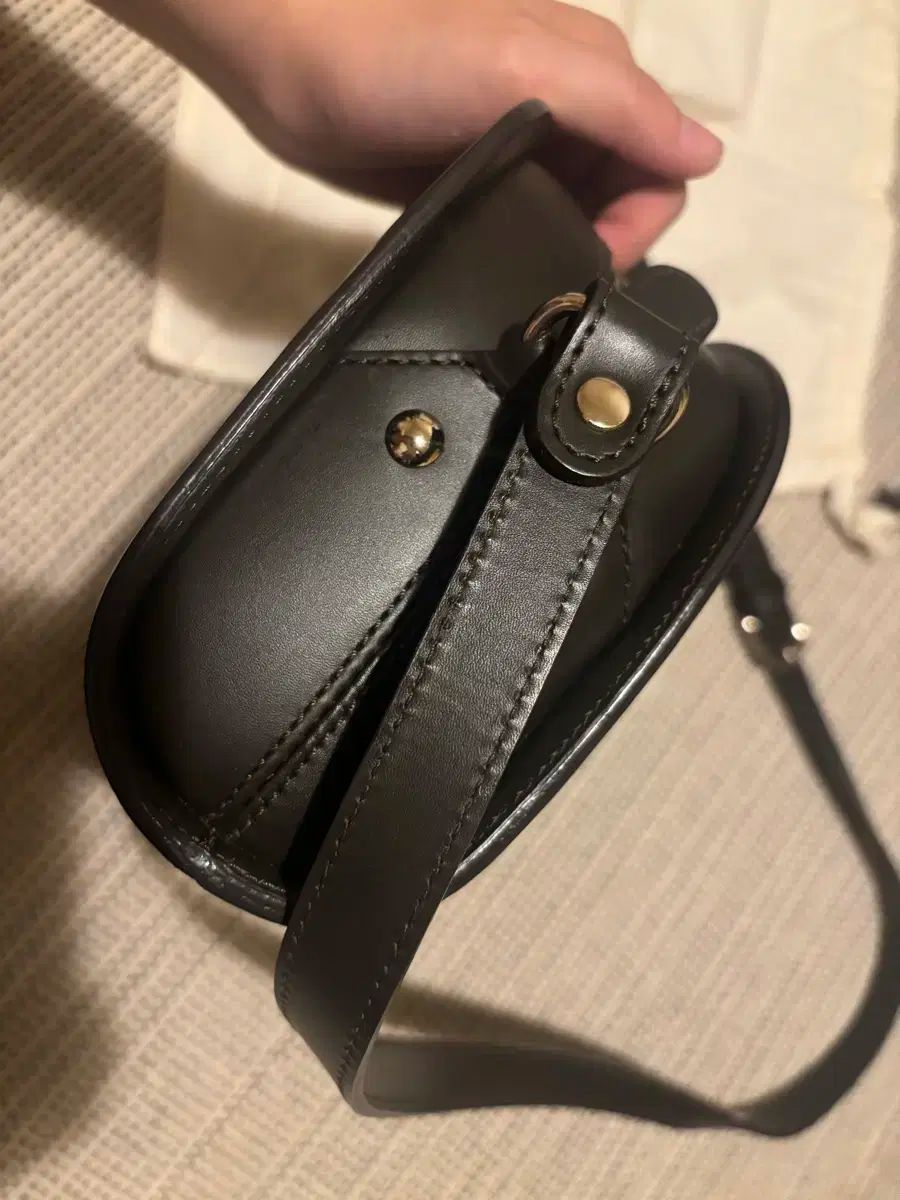 A.P.C. ハーフムーンバッグ