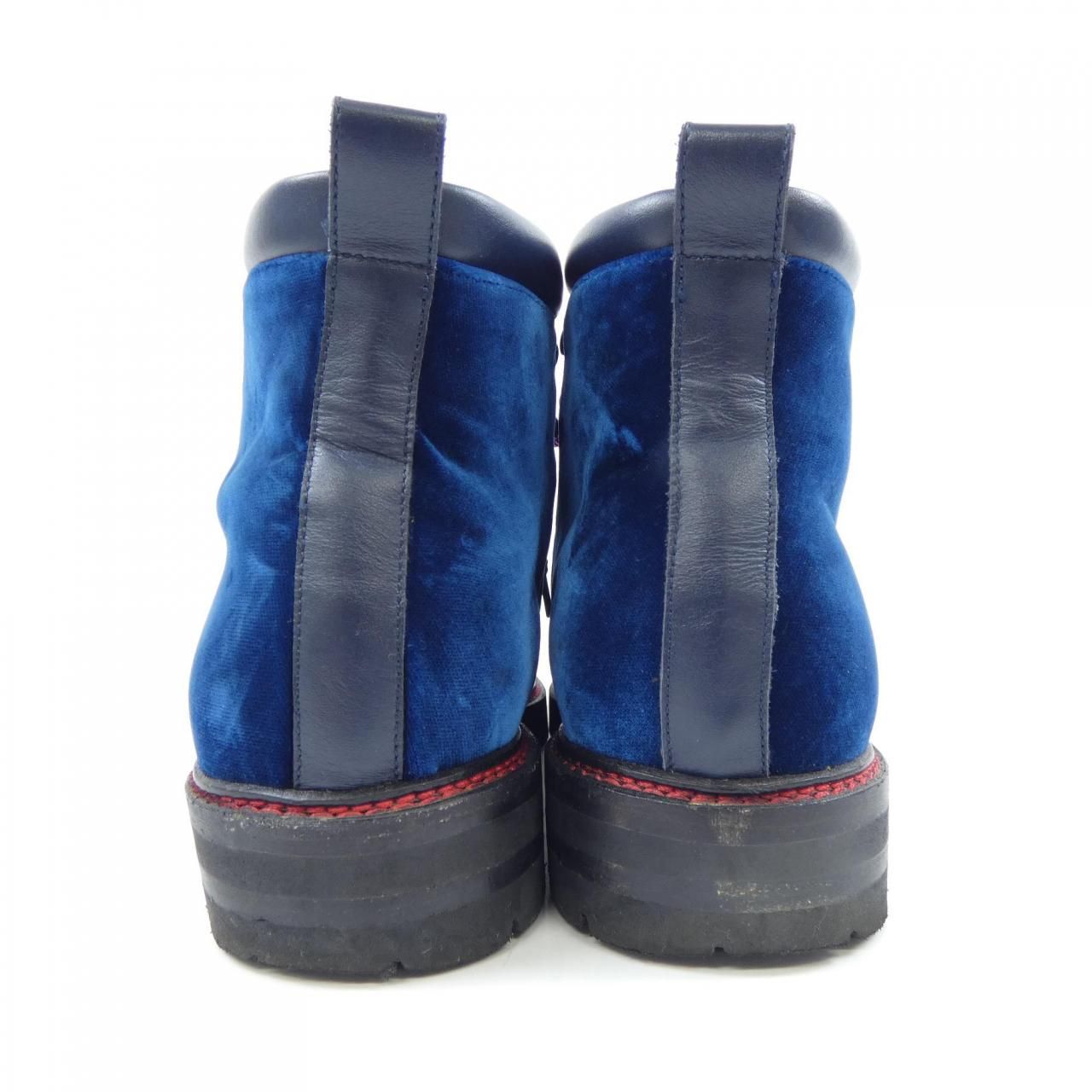 マノロブラニク