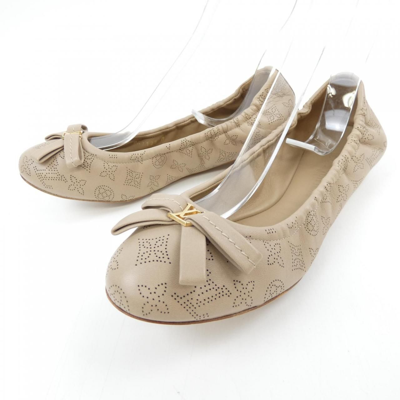 VUITTON フラットシューズ