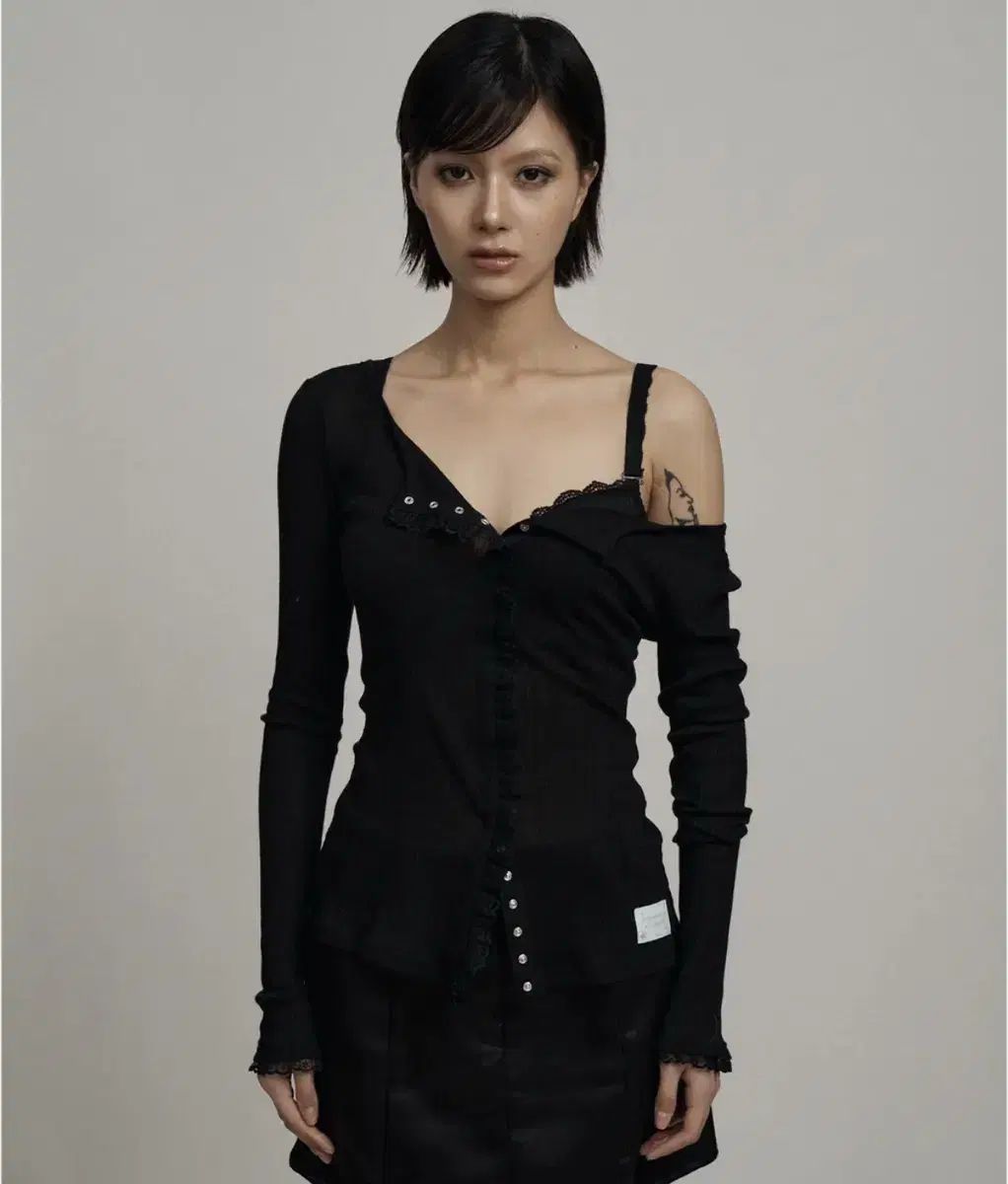 イッリカッフェ ブラック レーストリム カーディガン Black lace trim