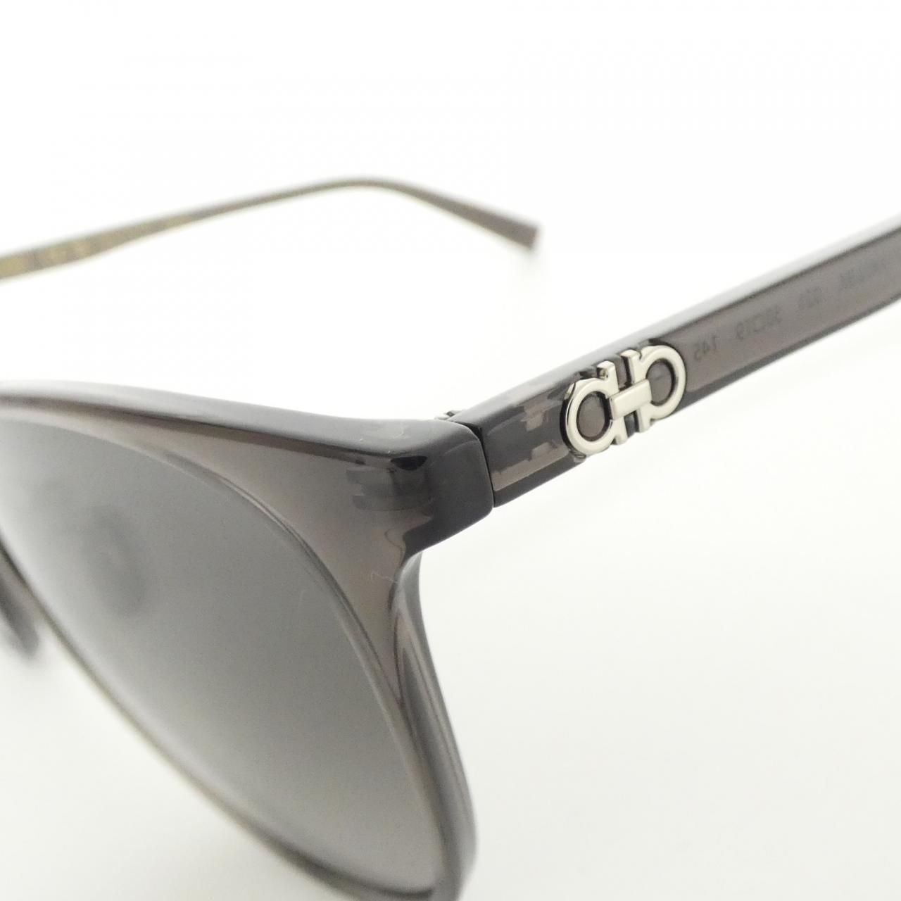 サルヴァトーレフェラガモ