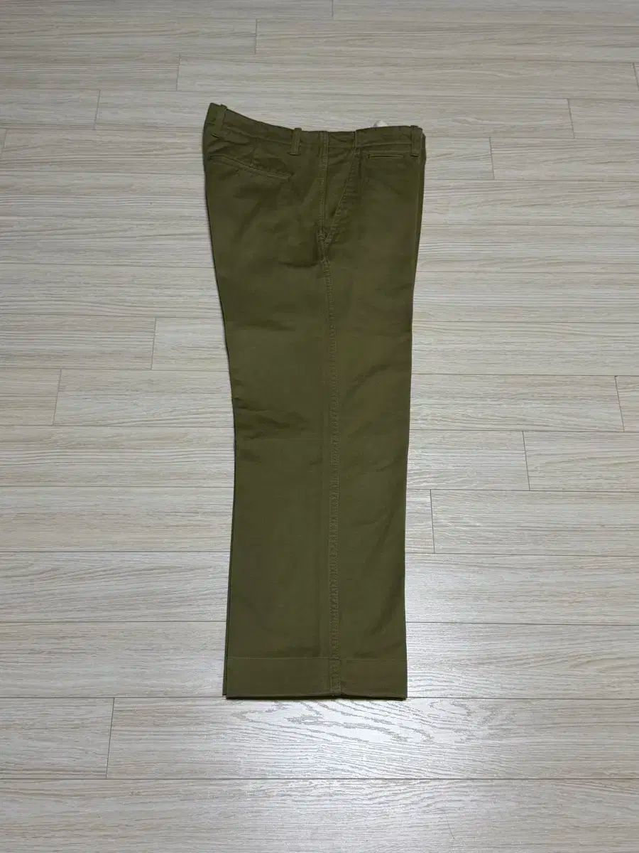 イーストハーバーサープラス AXEL