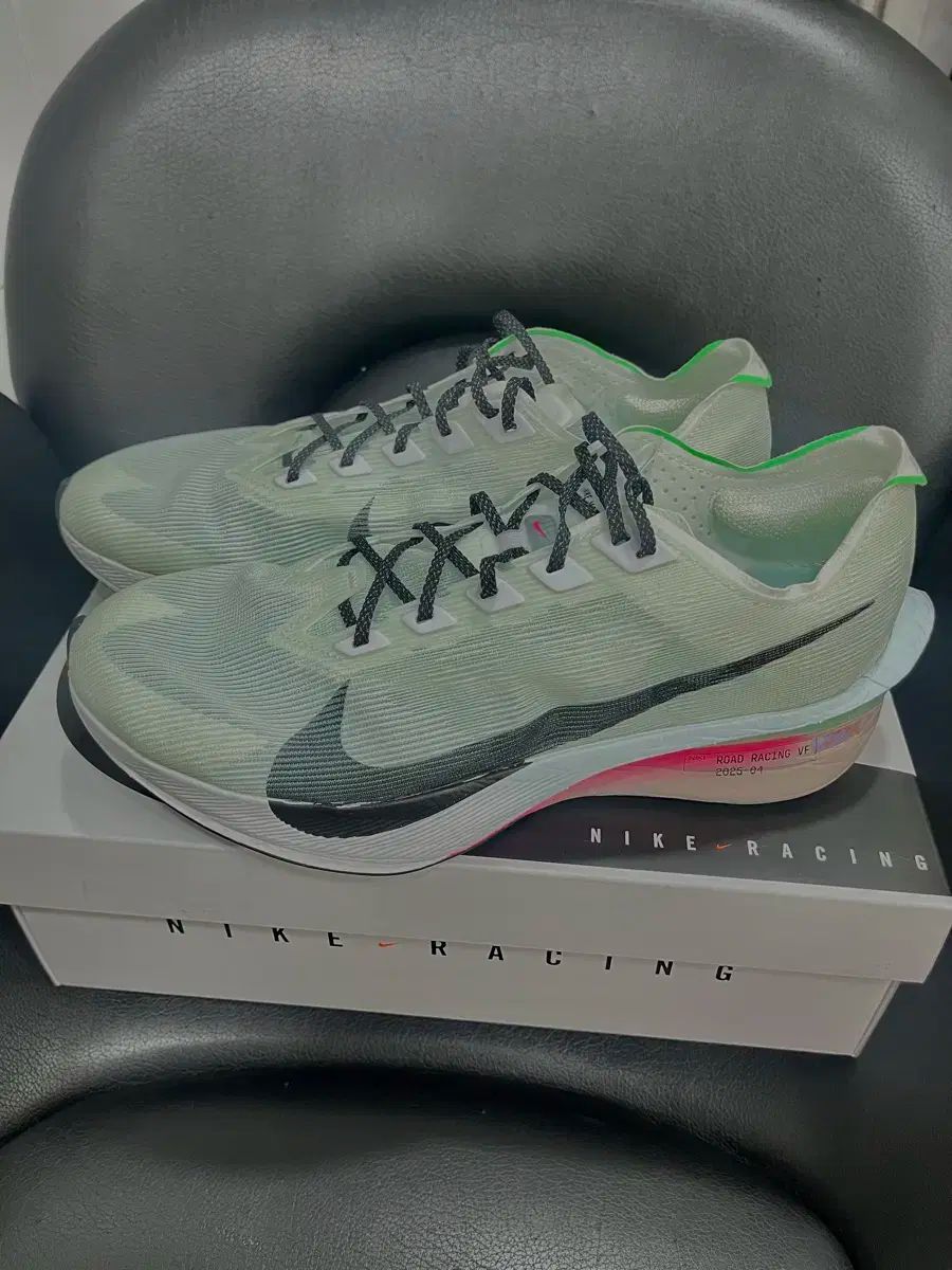 NIKE ランニングシューズ 280 ヴェイパーフライ4