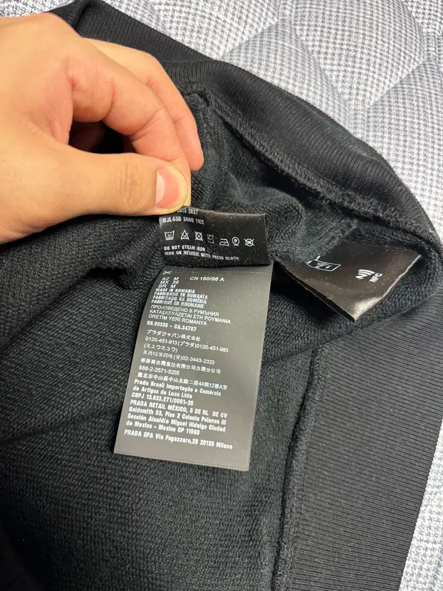 フーディーTシャツ