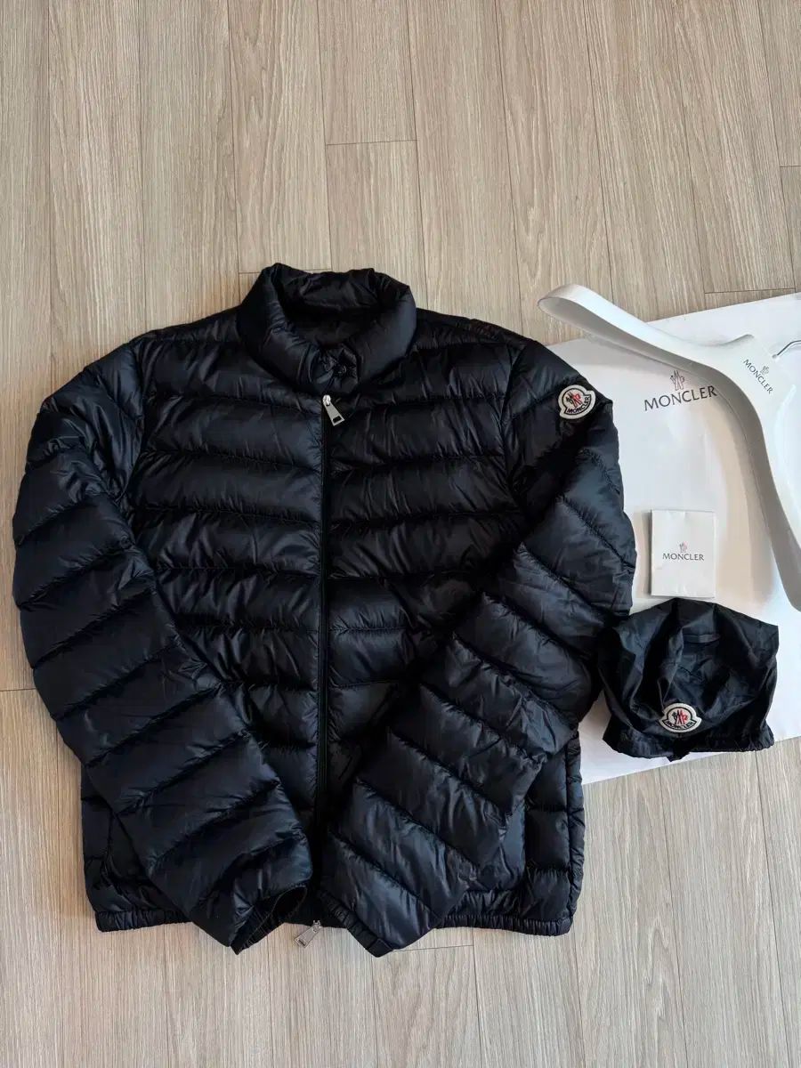 モンクレール ランス レディース 軽量ダウン 3