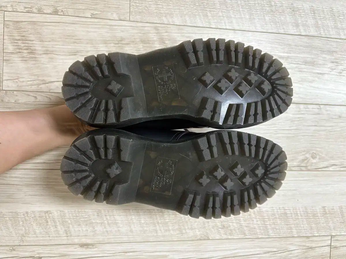 MARTENS ドクターマーチン