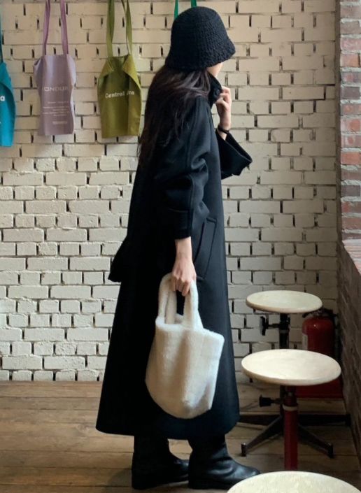 ベルガモットベルト付きウールコート ブラック