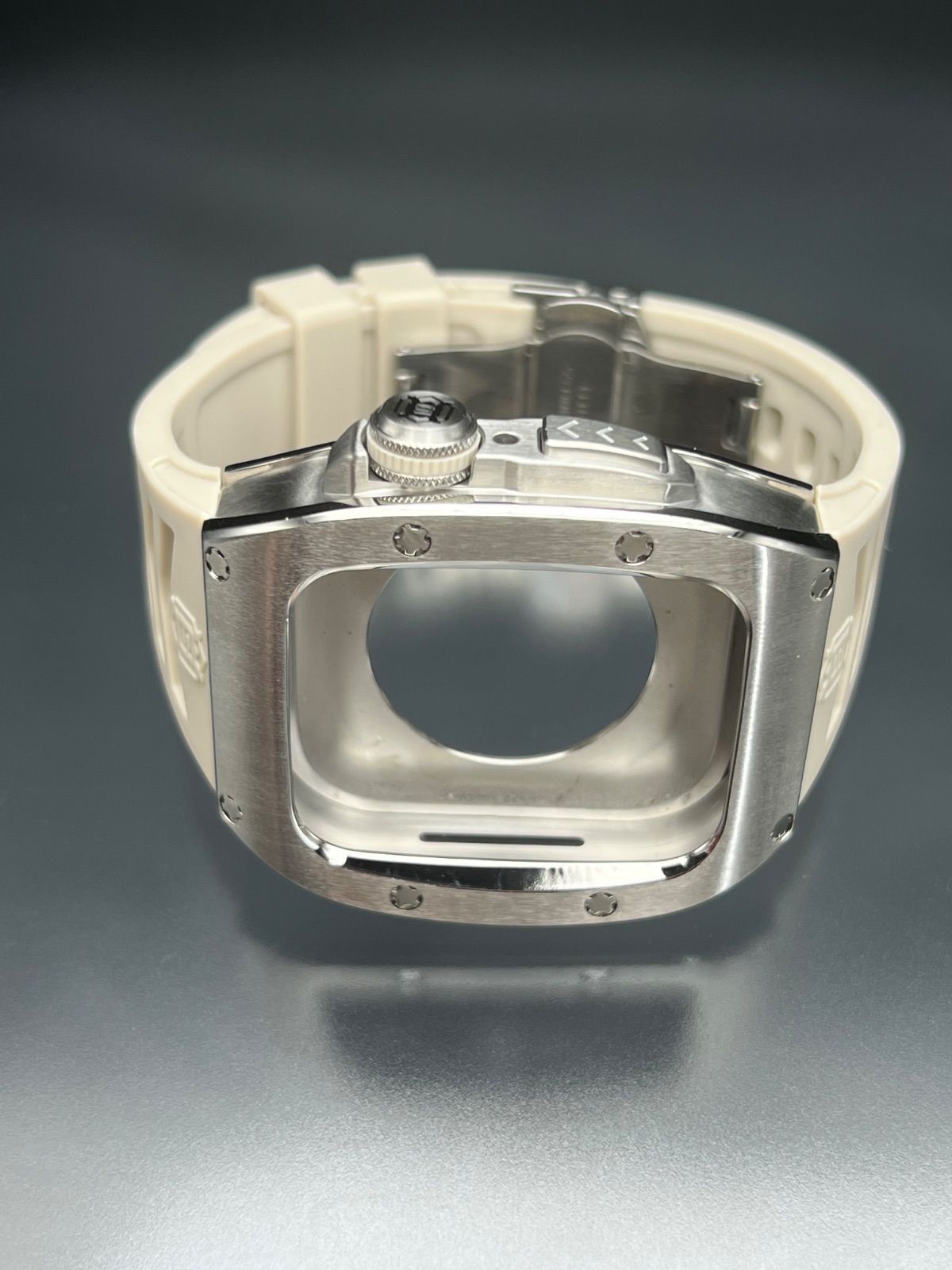 シルバー アップルウォッチ