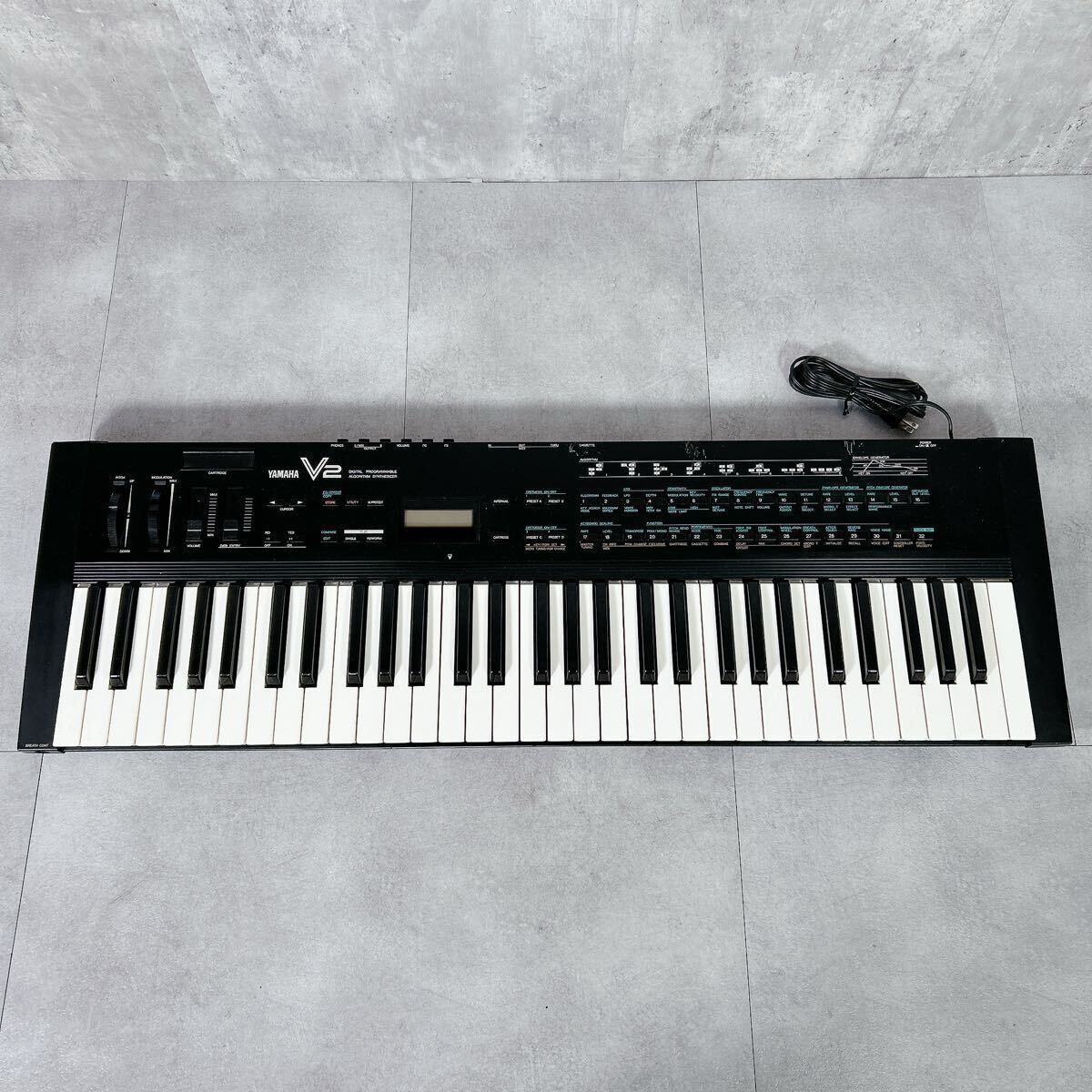 V133 YAMAHA ヤマハ V2 シンセサイザー 61鍵盤 電子ピアノ 鍵盤楽器 キーボード