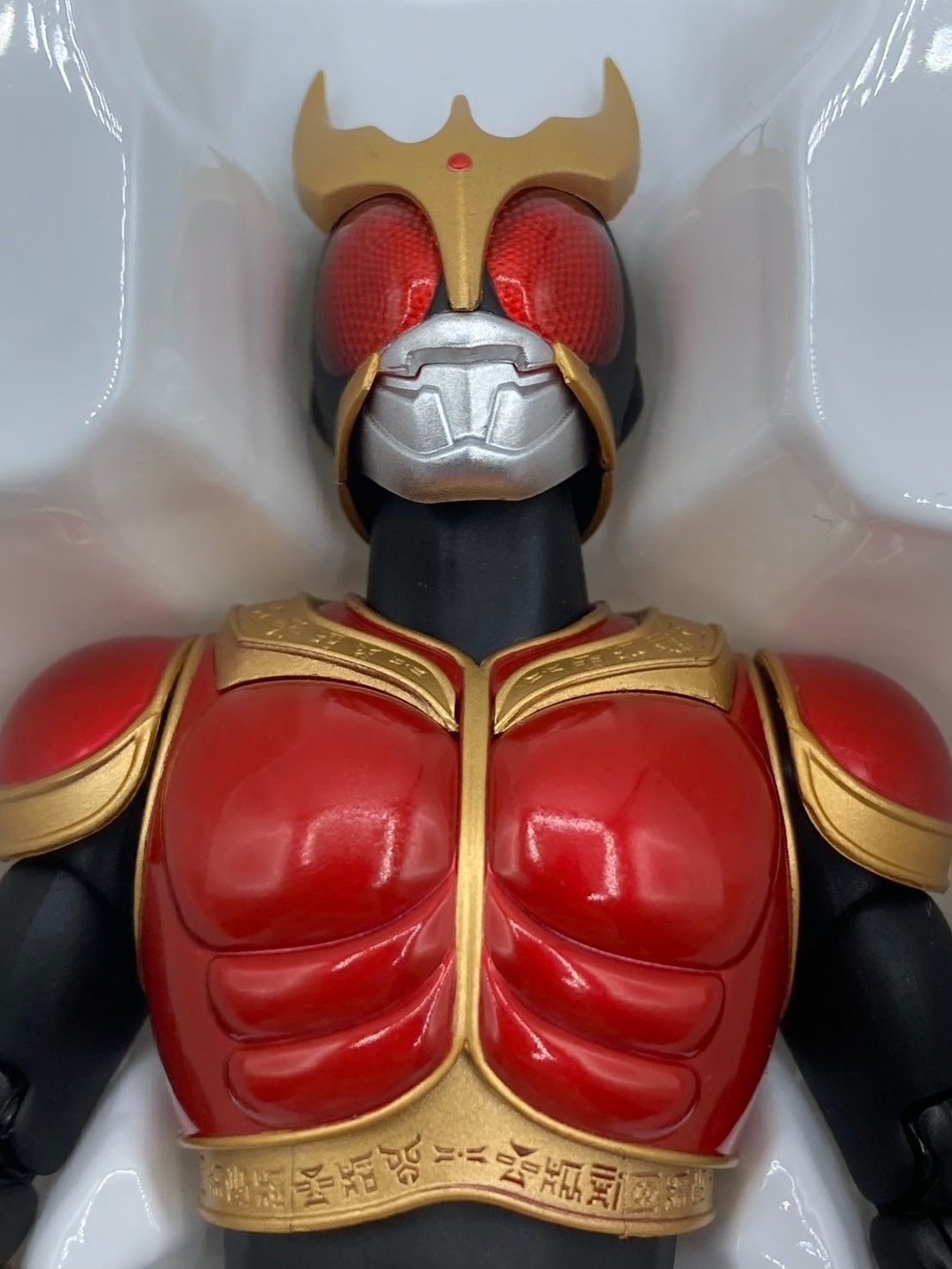 S.H.フィギュアーツ 仮面ライダークウガ ライジングマイティ フィギュア ta