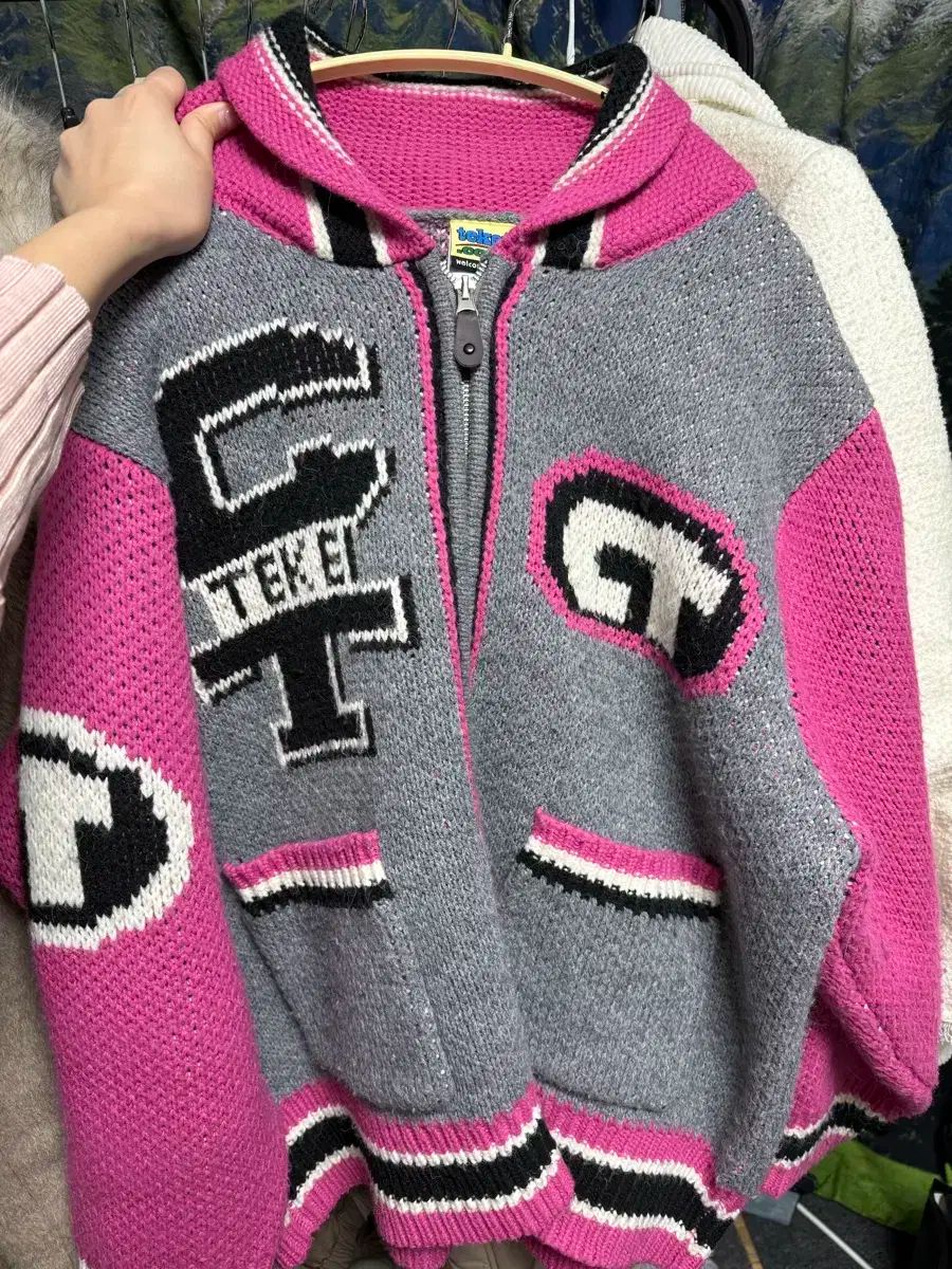 テケット teket ピンク ニット ジップアップ カウチン