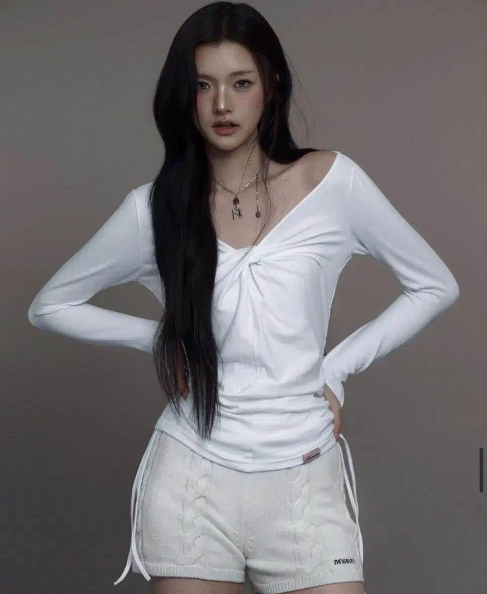 ニューアルリン ルナ ツイスト シャーリング トップス luna twisted shirring t