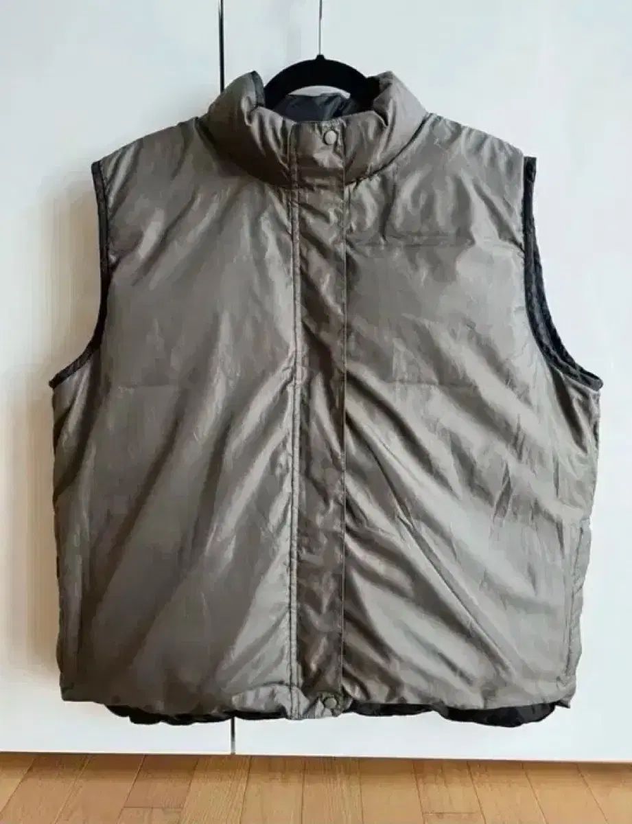 リバーシブル ダウンベスト
