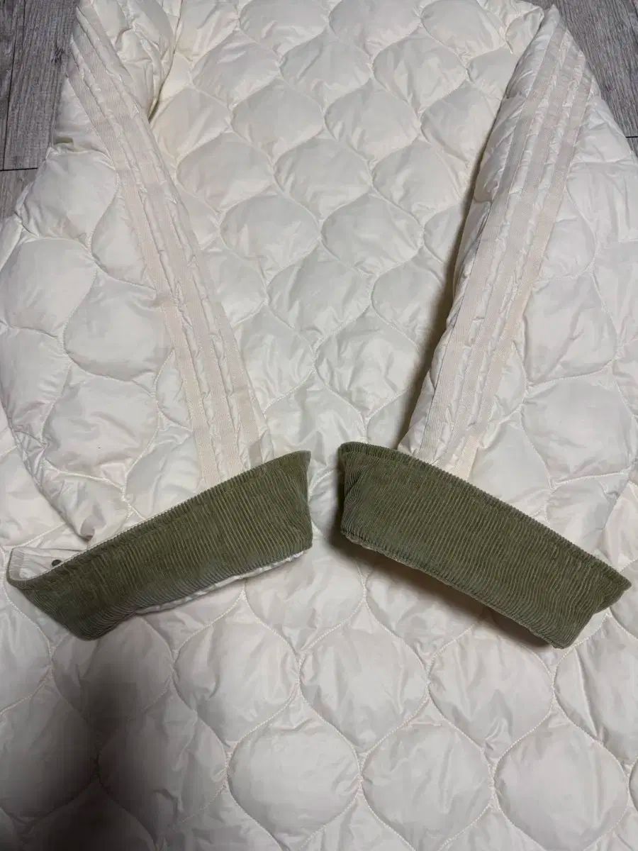 アディダス キルティングジャケット