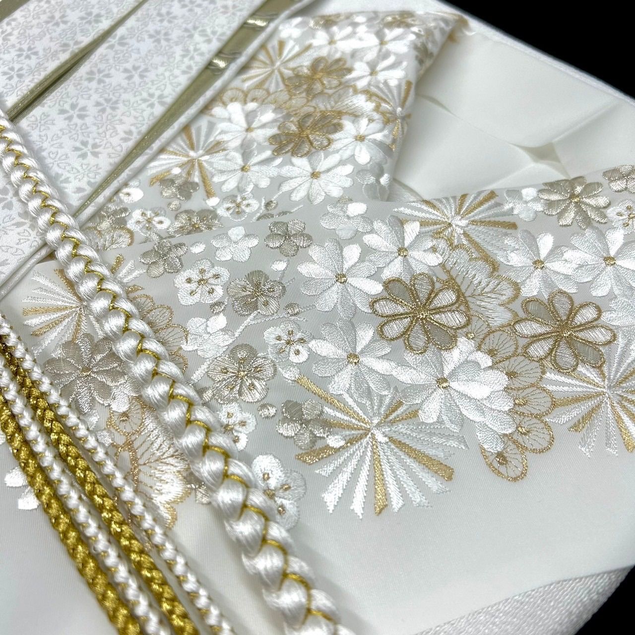 帯締め 帯揚げ 重衿 半衿 4点 花型 ちりめん 白金 シルエリー 成人式