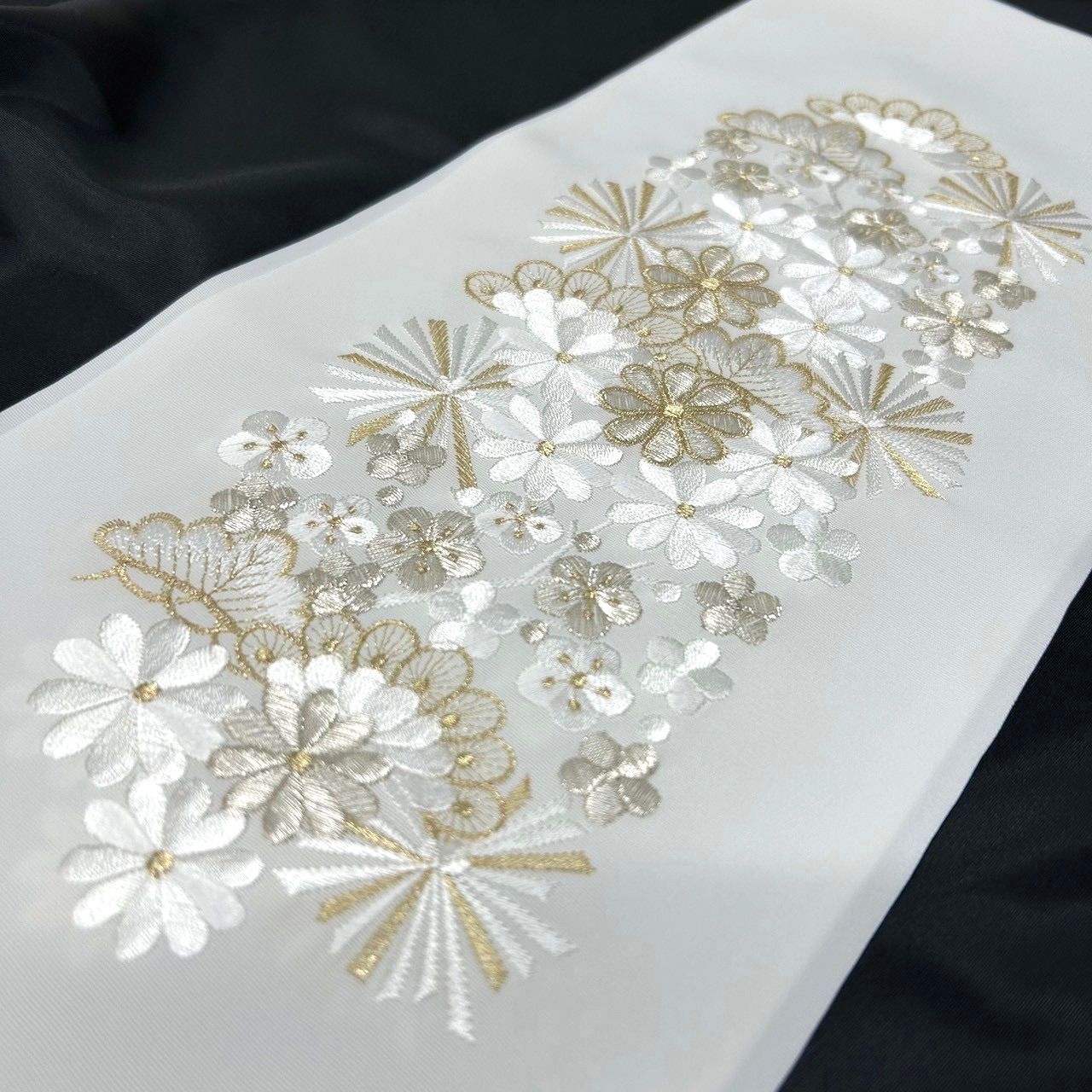 帯締め 帯揚げ 重衿 半衿 4点 花型 ちりめん 白金 シルエリー 成人式