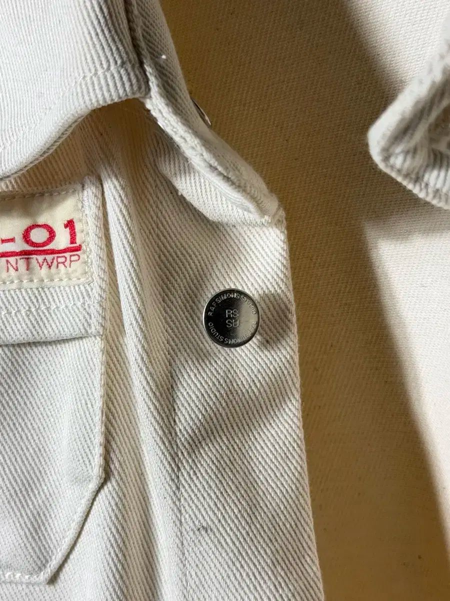 スリムフィット デニムシャツ