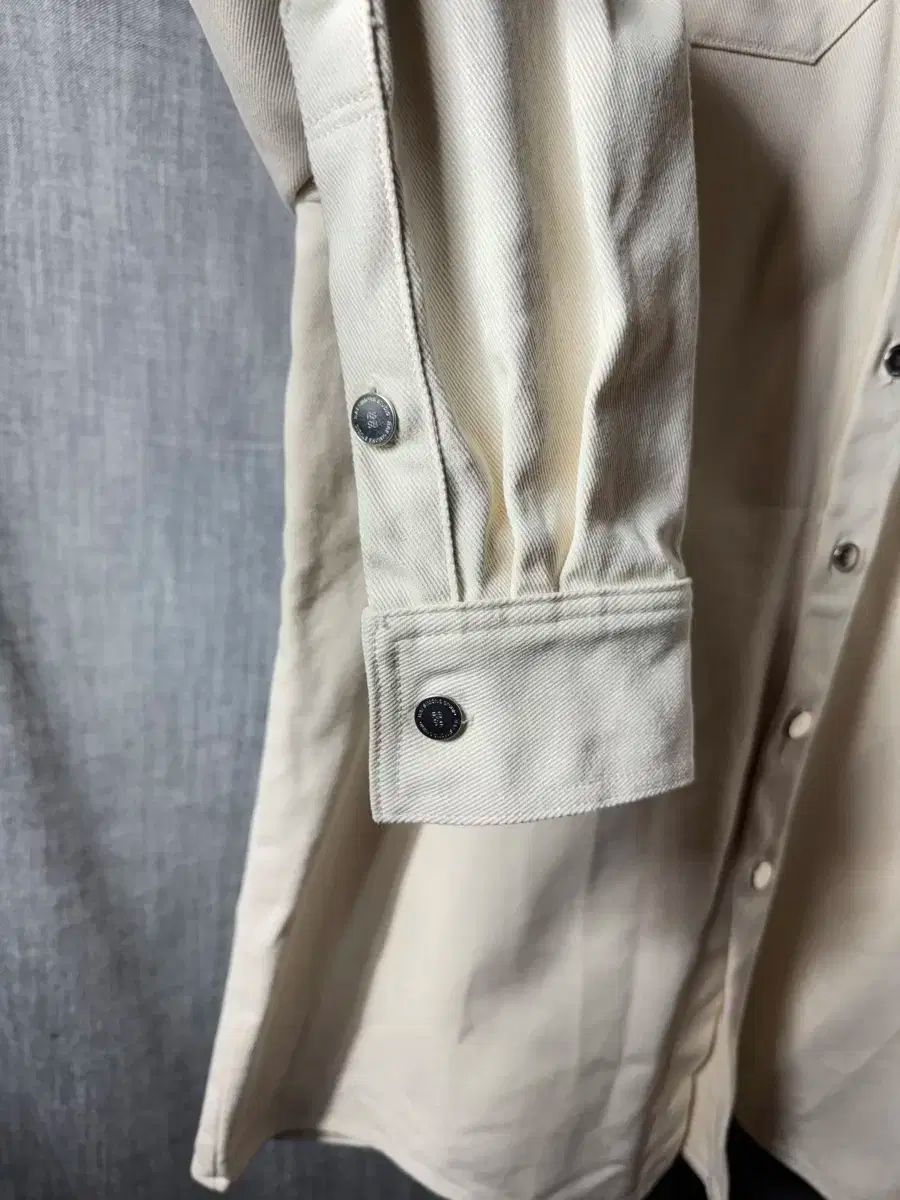 シモンズ スリムフィット