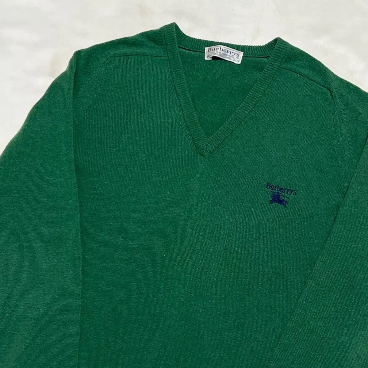 42 バーバリー Vネック ラムウール ニット