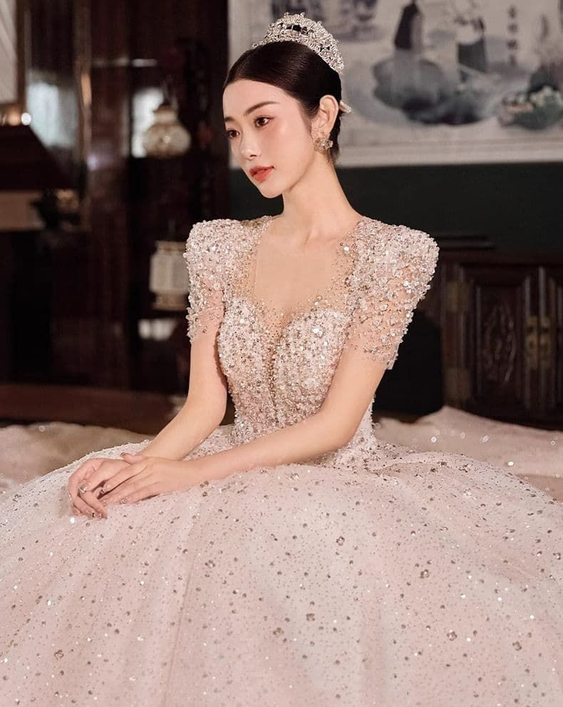 ️光を纏う豪華ビジューボリュームドレス ️ウェディングドレス 前撮り