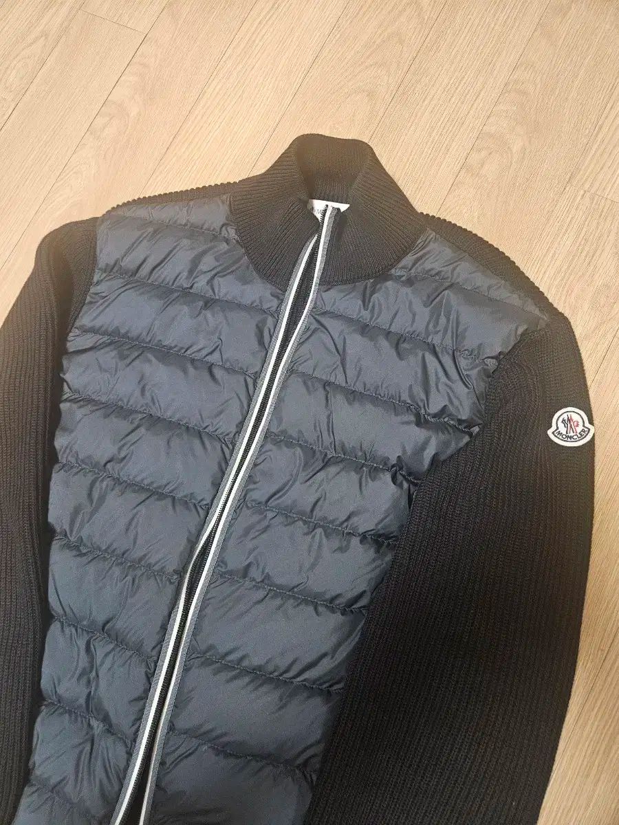 S 級 Mサイズ 25年新着 MONCLER ツリー ニットダウン