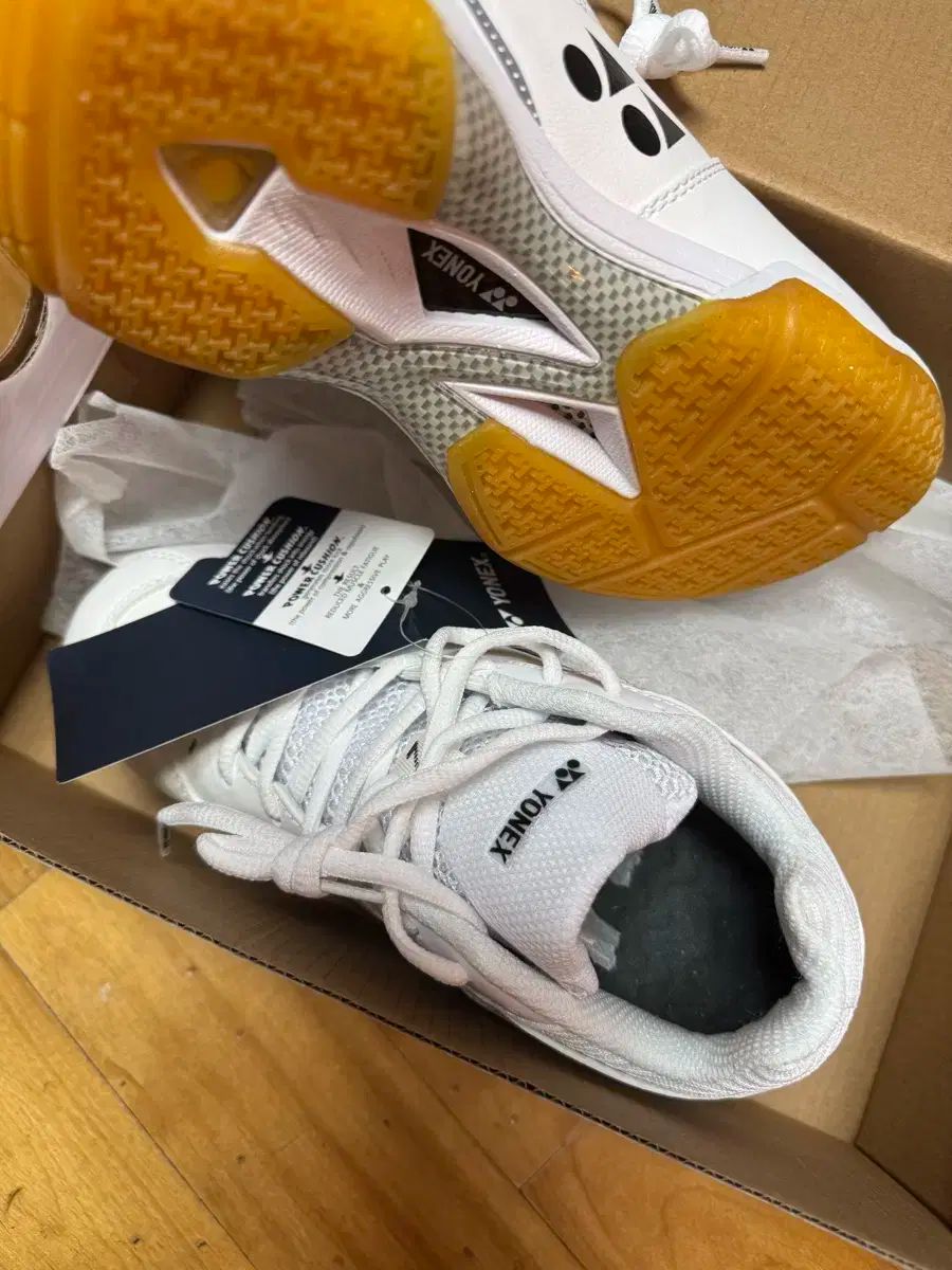 バドミントンシューズ