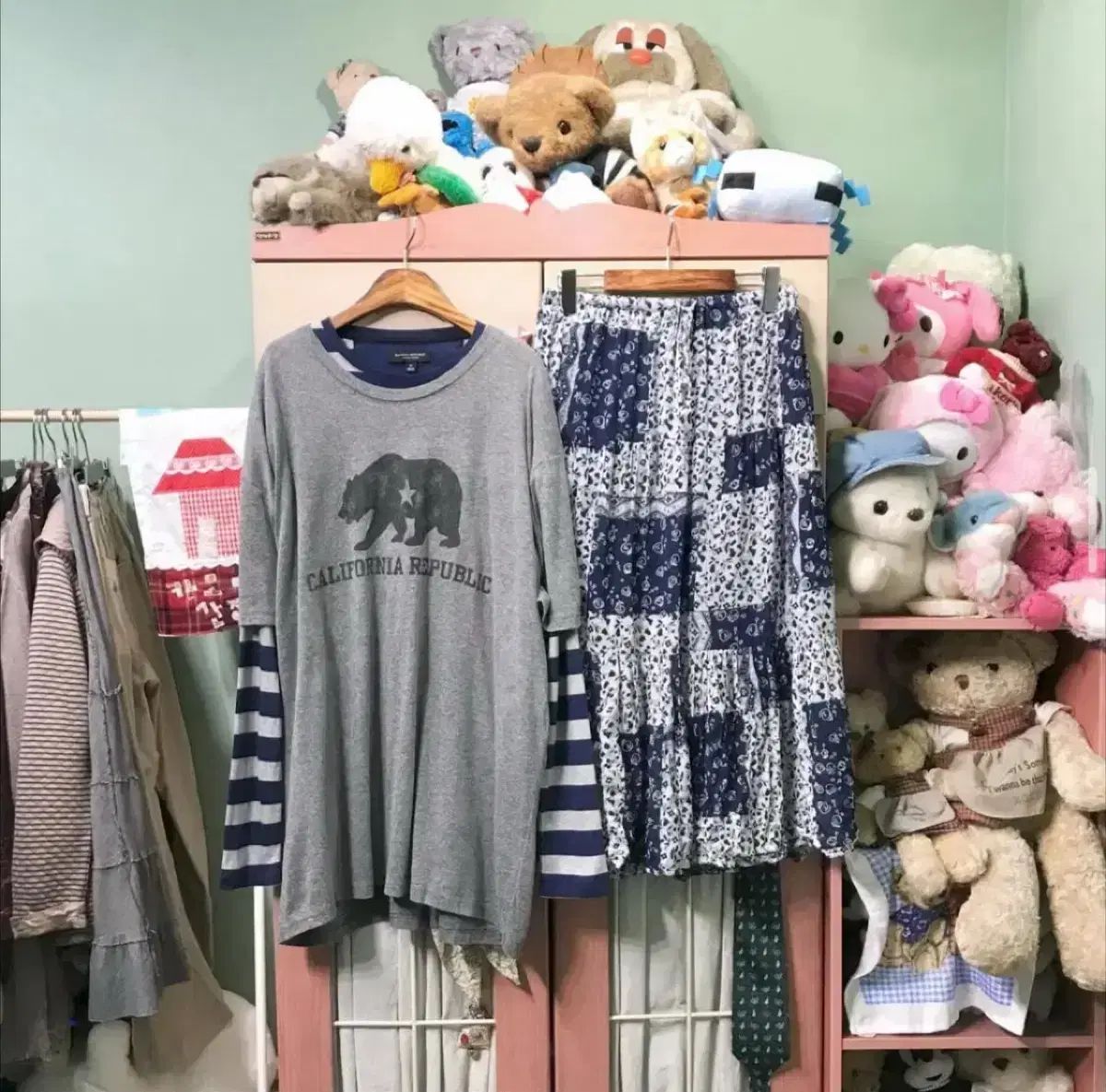 カモフラージュ サン クマ ボーダー柄 コーデ