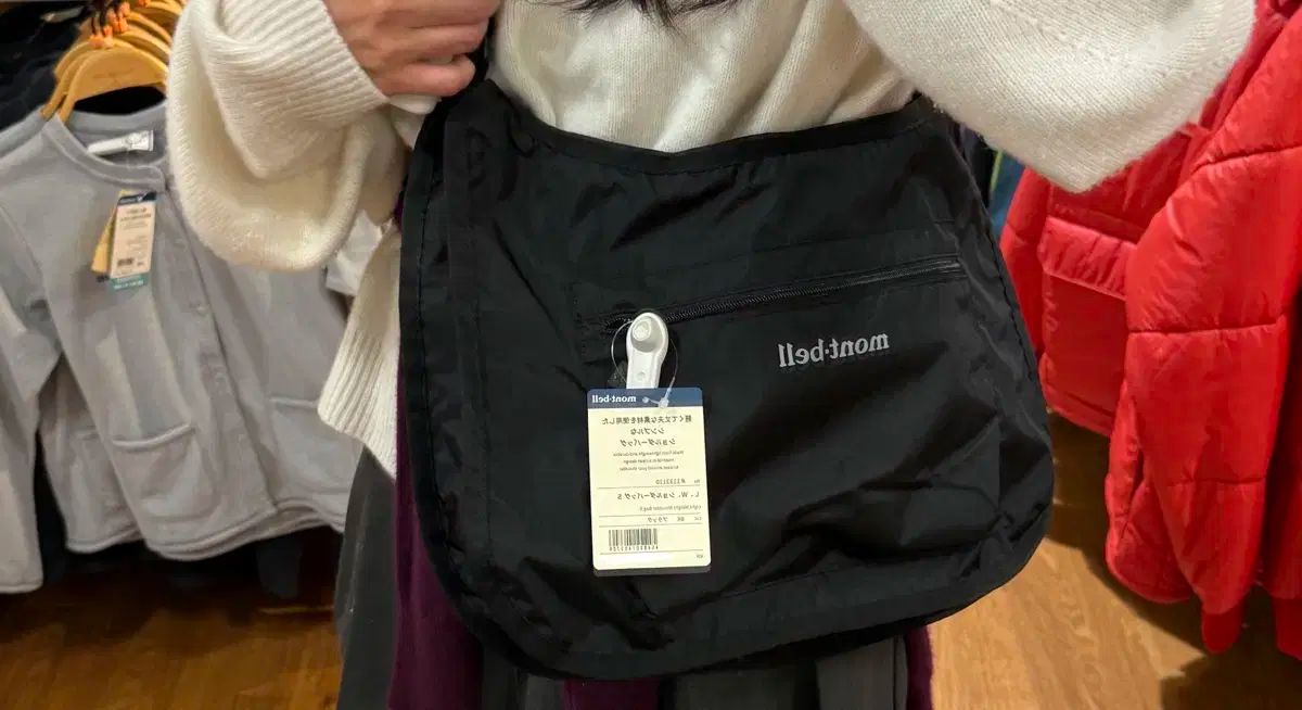 モンベル ライトウェイト ポータブル シャルダーバッグ s ブラック