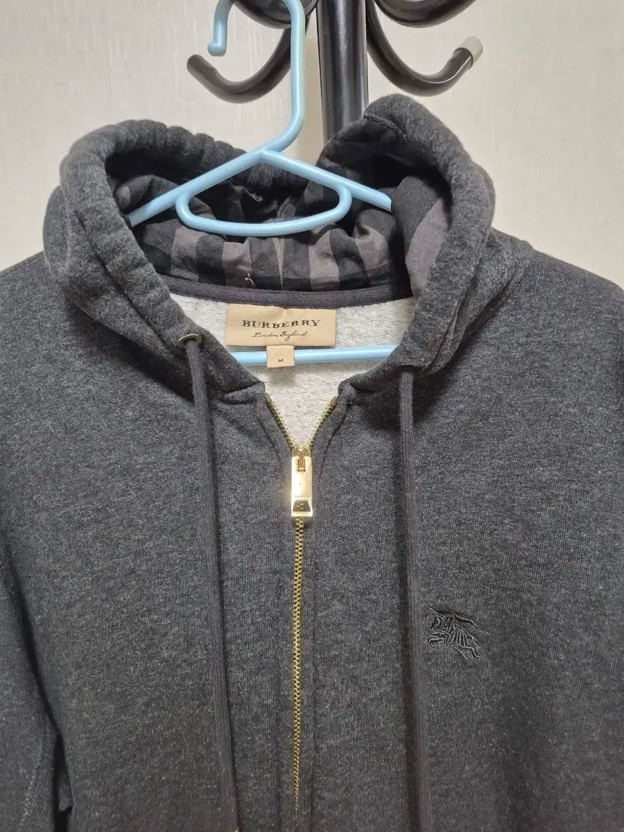 バーバリー グレー フードジップアップ M
