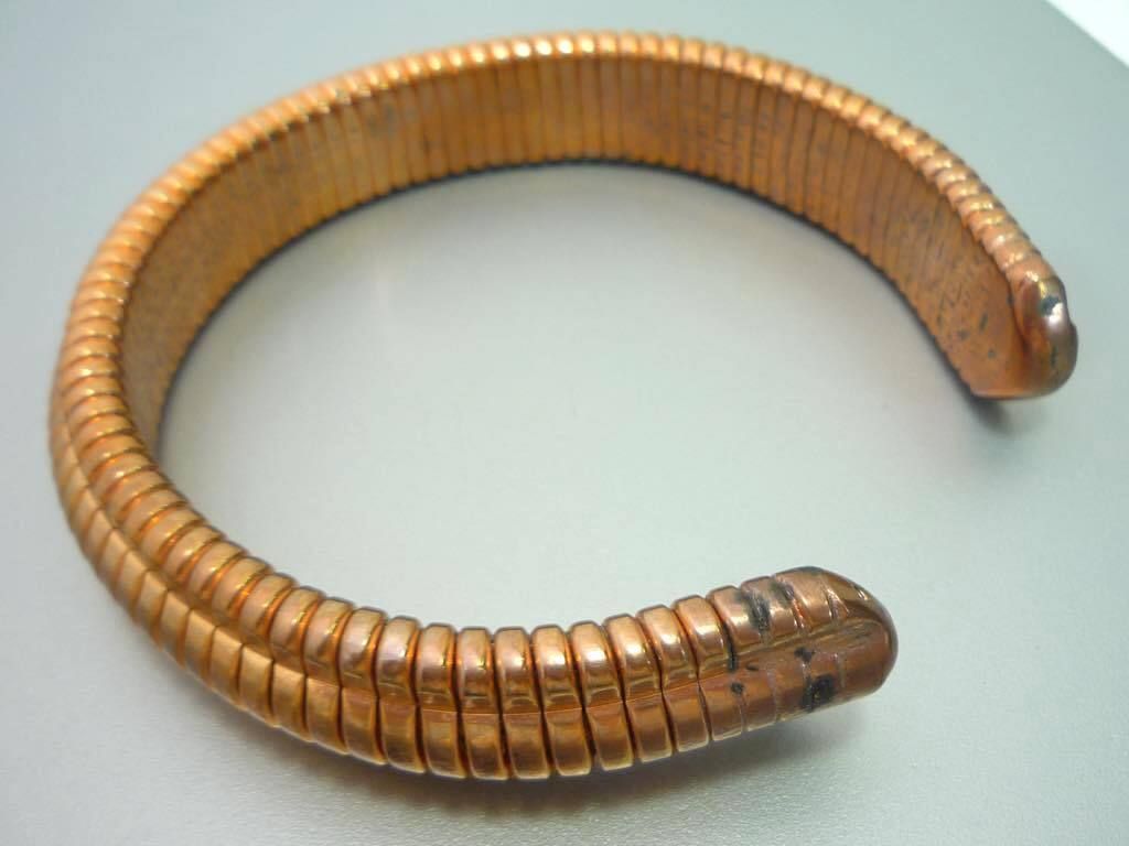 U字 ブロンズ色