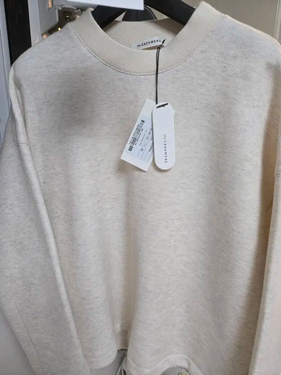 the CASHMERE スカート トップス セットアップ