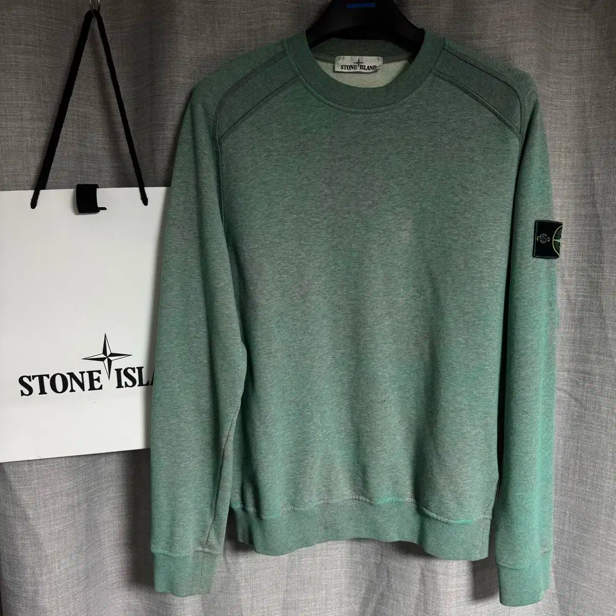 モデル STONE ISLAND ストーンアイランド ダスト スウェット