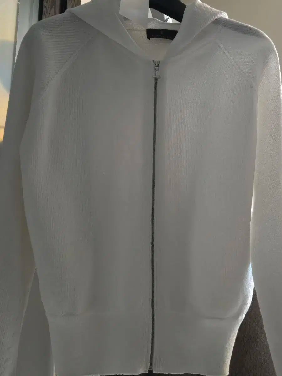 配送商品は通常配送無料 ハンサム ランバン フードジップアップ 昇るような