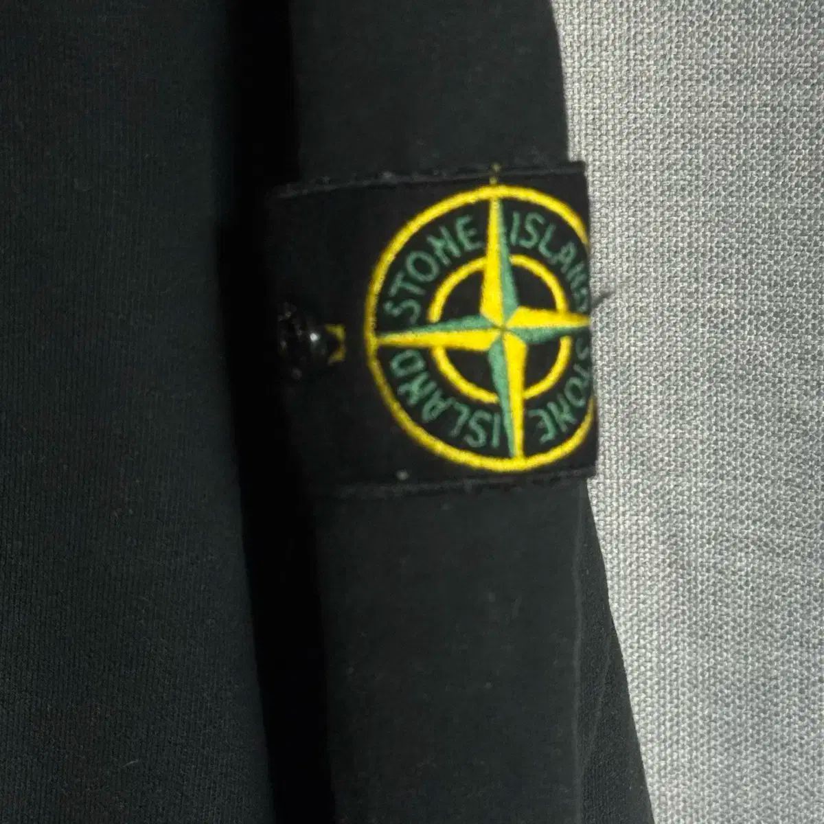 新モデル M ストーンアイランド フーディー FW