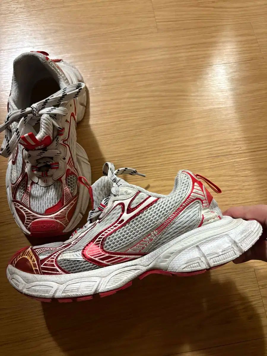 バレンシアガ ランナー スニーカー 白|レッド