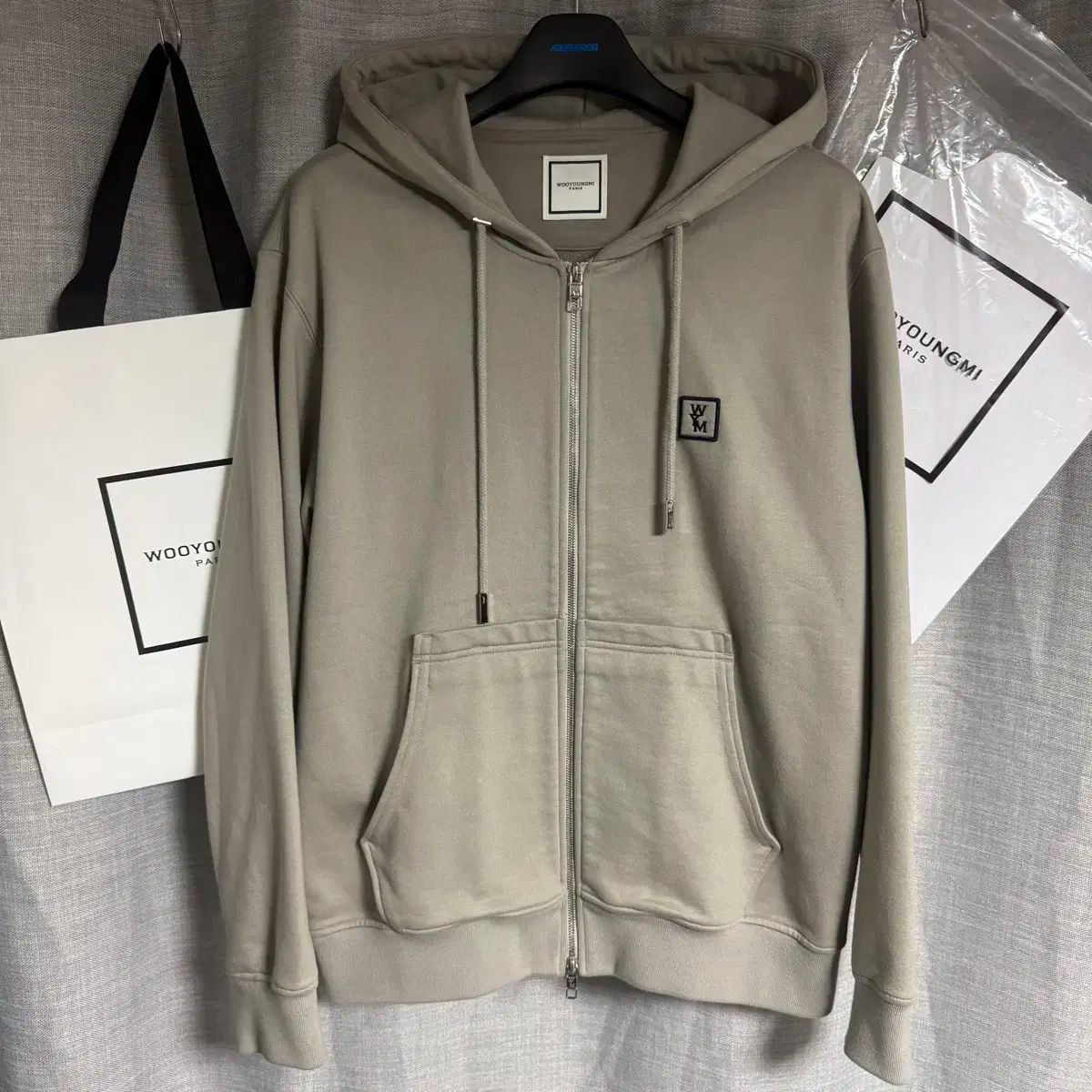 正規品 ウーヨンミ バックロゴ フーディ ジップアップ