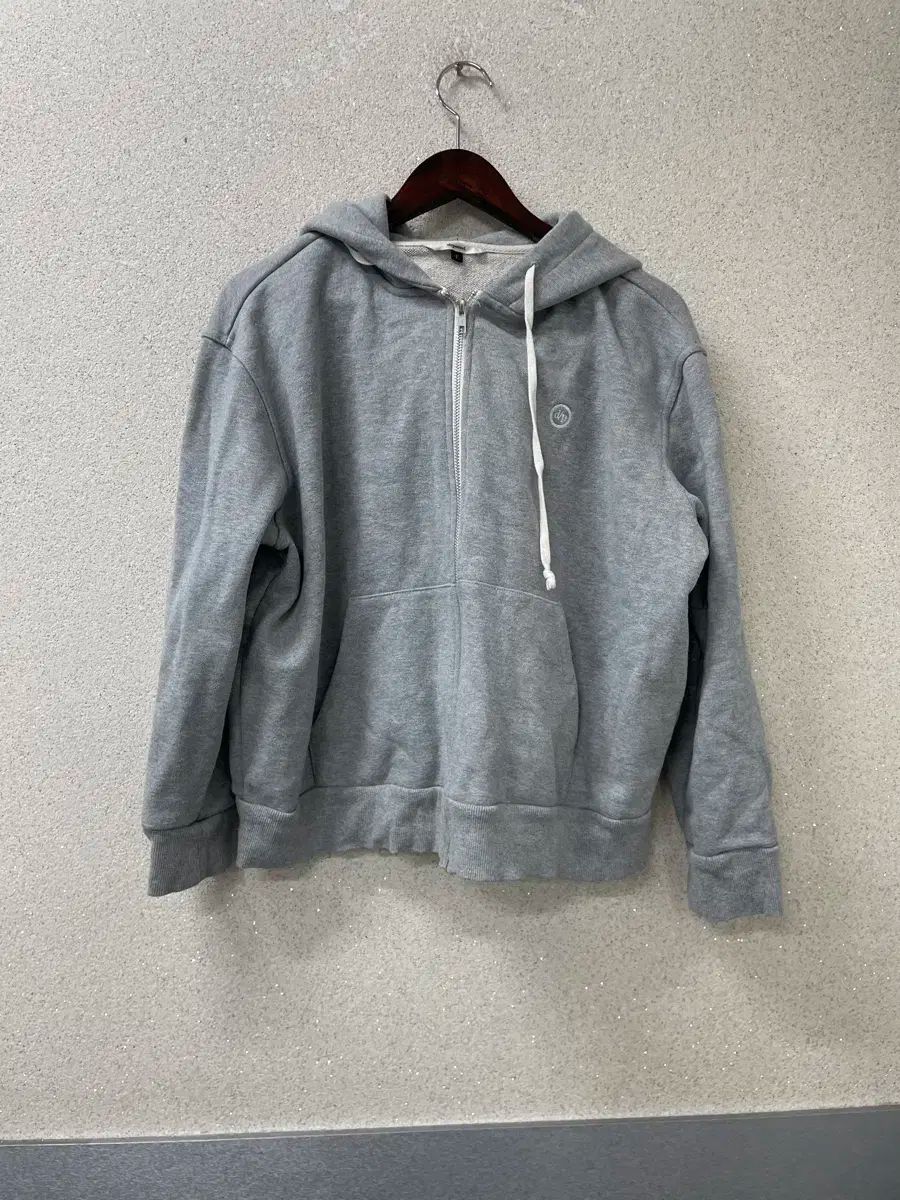 ディパウンド フードジップアップ