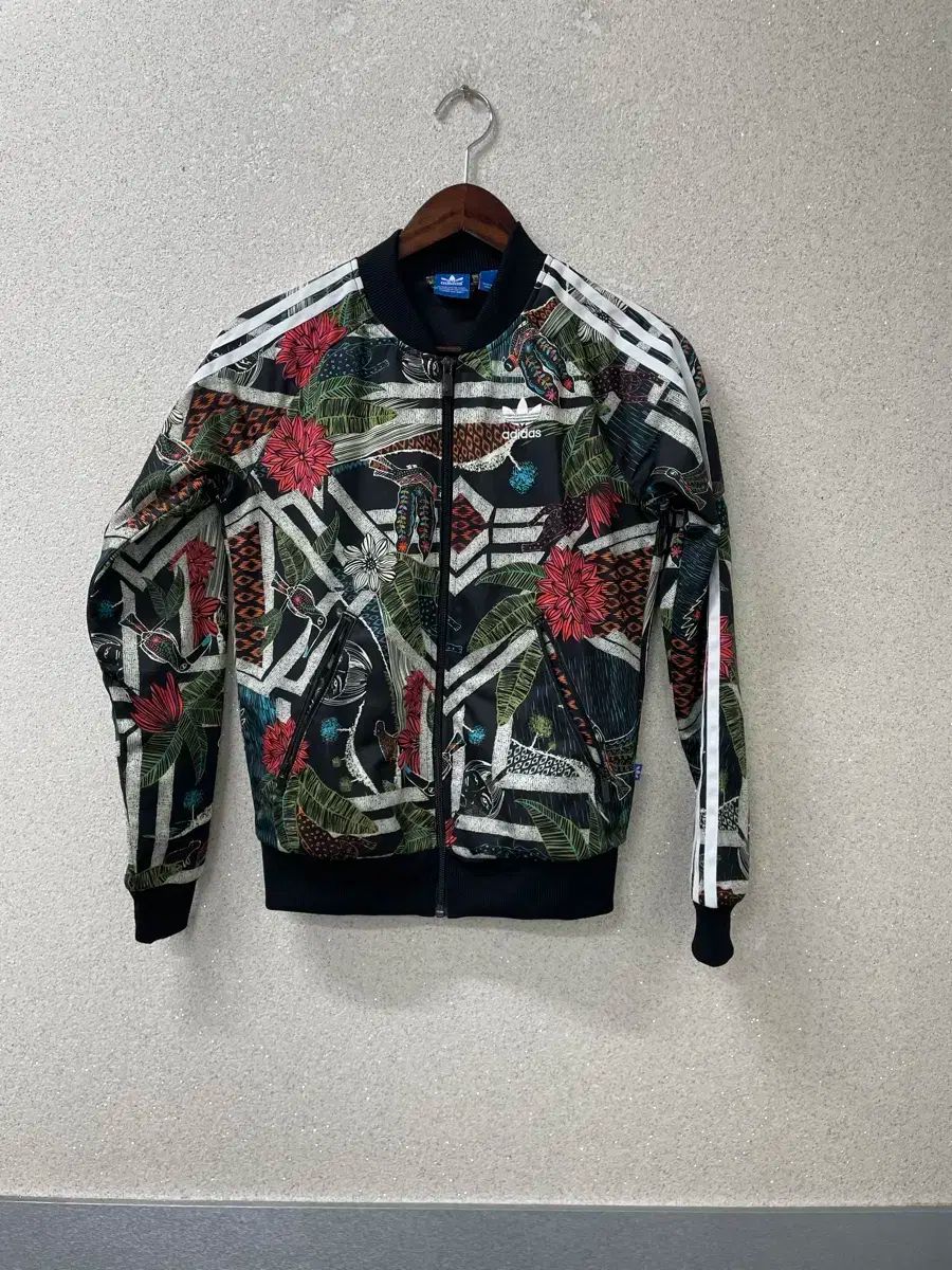アディダス 正規品 レディース トラックジャージ