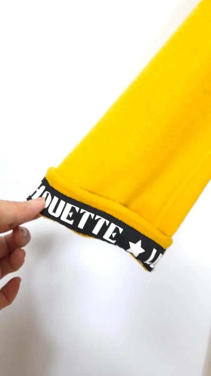 ラッキーシュエトゥ マスタード